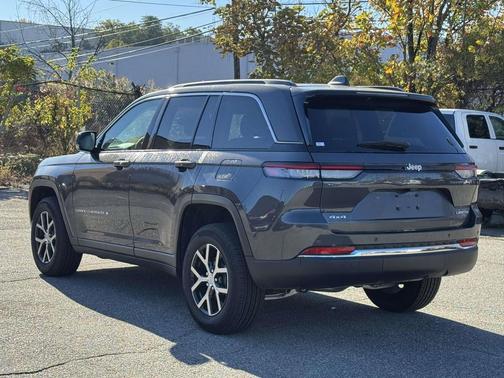 Baltic Gray Metallic Clearcoat 2024 Jeep Grand Cherokee Limited