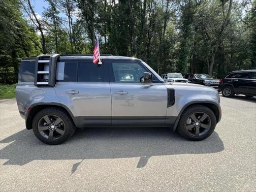 2021 Land Rover Defender 110 SE