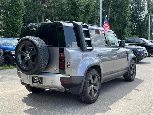 2021 Land Rover Defender 110 SE