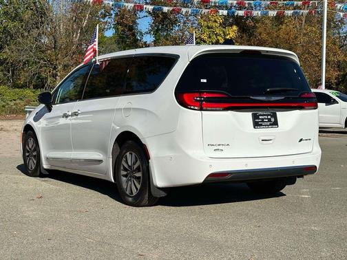 2023 Chrysler Pacifica Hybrid Limited