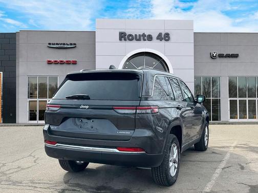 2025 Jeep Grand Cherokee Laredo