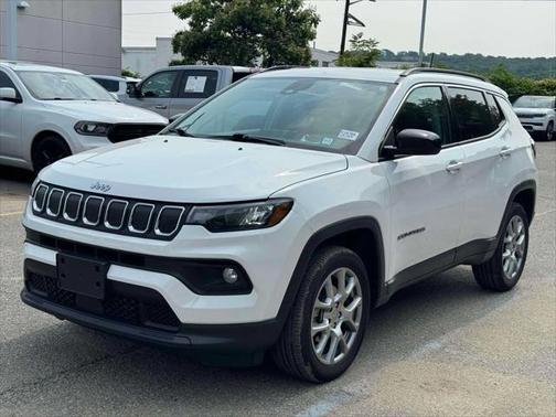 2022 Jeep Compass Latitude Lux