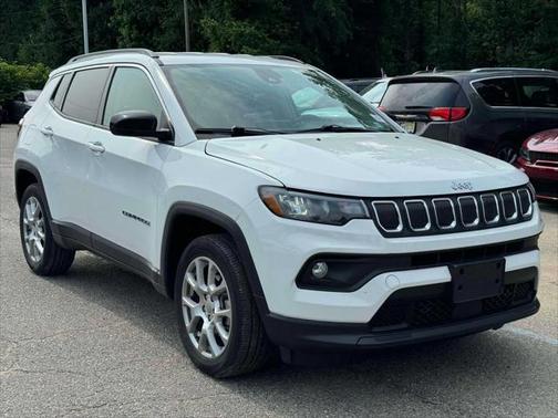 2022 Jeep Compass Latitude Lux