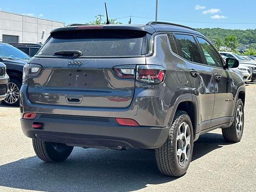 Granite Crystal Metallic Clearcoat 2022 Jeep Compass Trailhawk