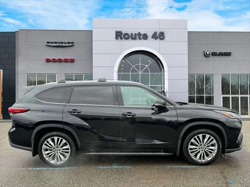 2022 Toyota Highlander Platinum