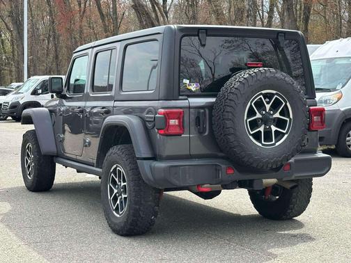 Granite Crystal Metallic Clearcoat 2024 Jeep Wrangler Rubicon