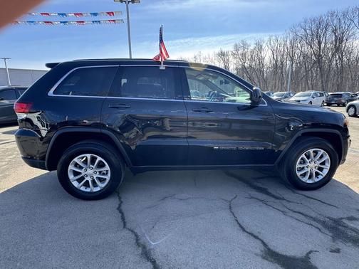 2022 Jeep Grand Cherokee Laredo