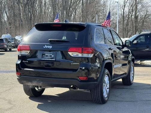 2022 Jeep Grand Cherokee Laredo