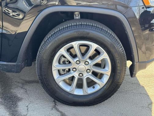 2022 Jeep Grand Cherokee Laredo