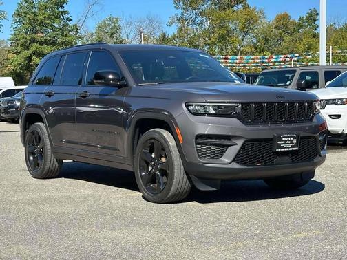 2023 Jeep Grand Cherokee Altitude