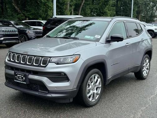2022 Jeep Compass Latitude Lux