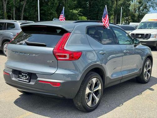 2023 Volvo XC40 B5 Plus Dark Theme