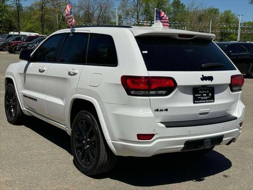 2022 Jeep Grand Cherokee Laredo