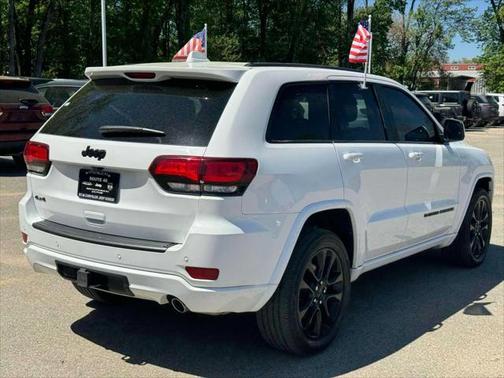 2022 Jeep Grand Cherokee Laredo
