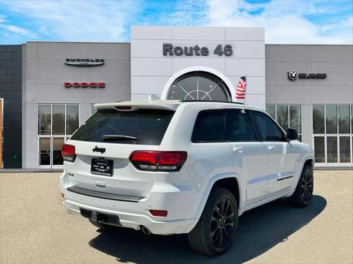 2022 Jeep Grand Cherokee Laredo