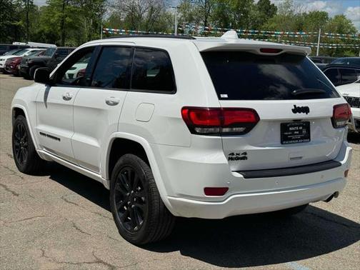 2022 Jeep Grand Cherokee Laredo