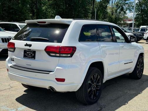 2022 Jeep Grand Cherokee Laredo