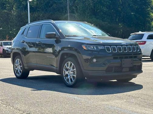 2022 Jeep Compass Latitude Lux