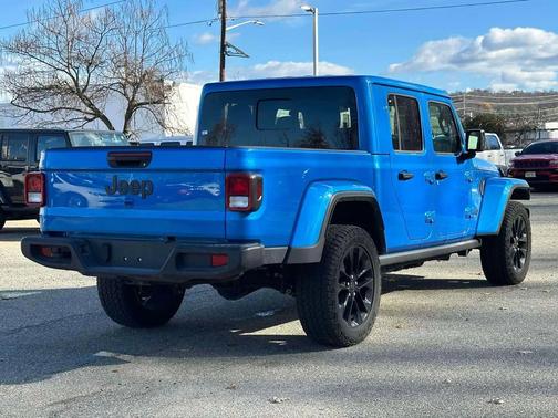 2024 Jeep Gladiator Nighthawk 4x4