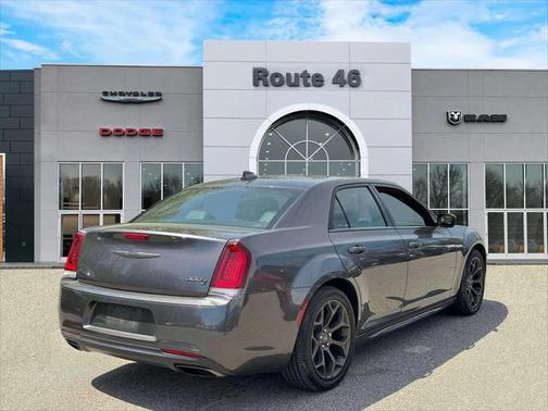 2016 Chrysler 300 S