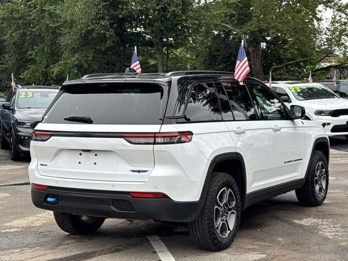 Bright White Clearcoat 2023 Jeep Grand Cherokee 4xe Trailhawk