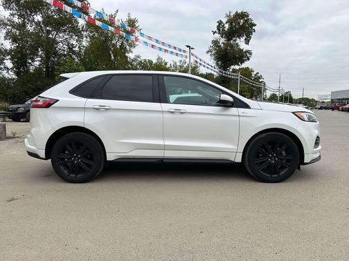 2022 Ford Edge ST Line