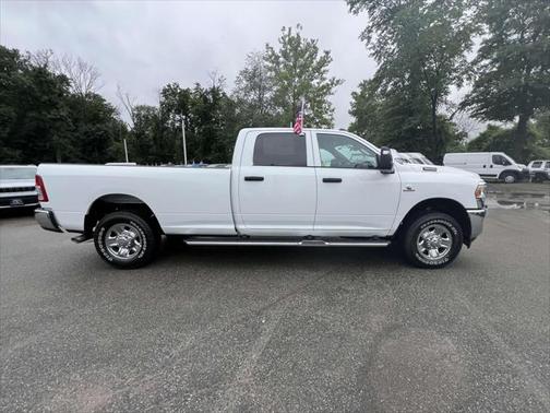 2024 RAM 3500 Tradesman Crew Cab 4x4 8' Box