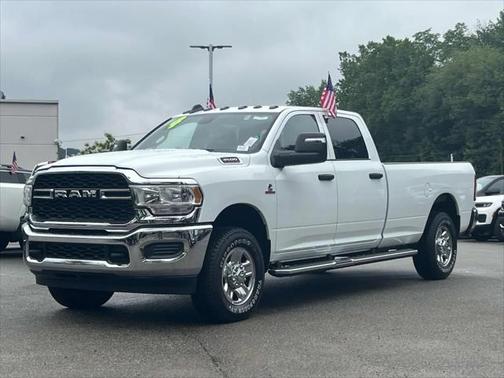 2024 RAM 3500 Tradesman Crew Cab 4x4 8' Box
