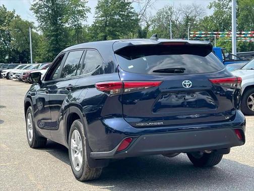 2023 Toyota Highlander Hybrid LE