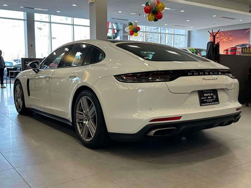 2021 Porsche Panamera 4 AWD