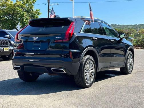 2024 Cadillac XT4 Premium Luxury