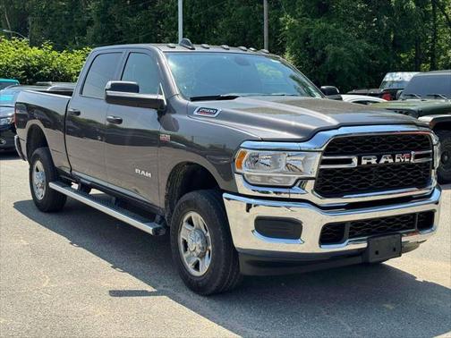 2022 RAM 2500 Tradesman Crew Cab 4x4 6'4' Box
