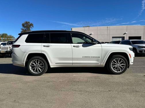 2022 Jeep Grand Cherokee L Summit