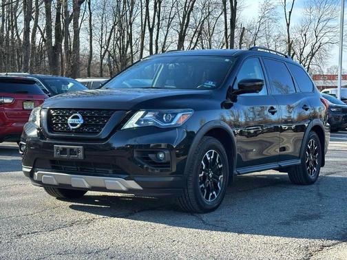 2019 Nissan Pathfinder SL