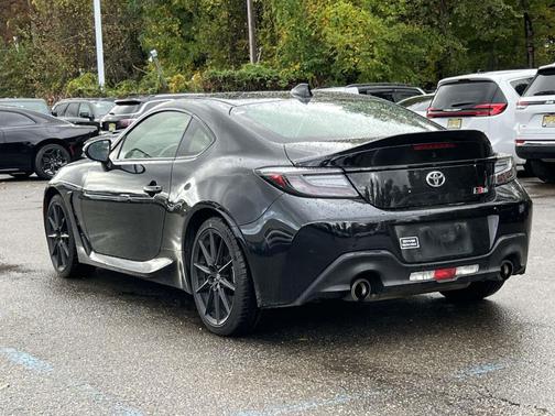 2025 Toyota GR86 Premium