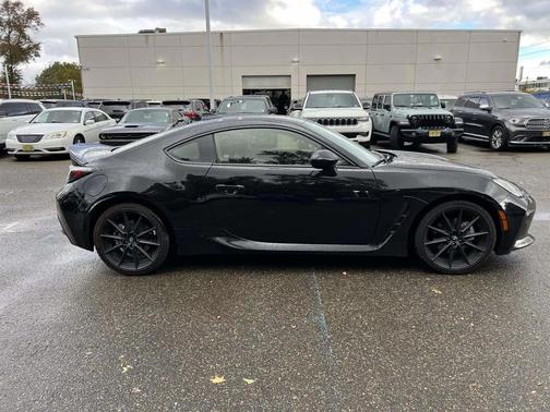 2025 Toyota GR86 Premium