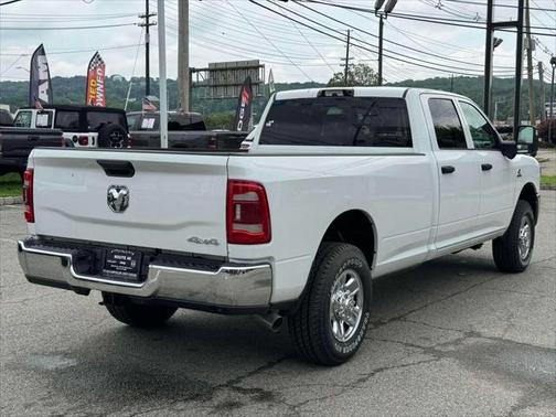 2024 RAM 3500 Tradesman Crew Cab 4x4 8' Box