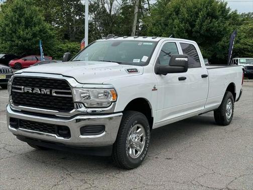 2024 RAM 3500 Tradesman Crew Cab 4x4 8' Box