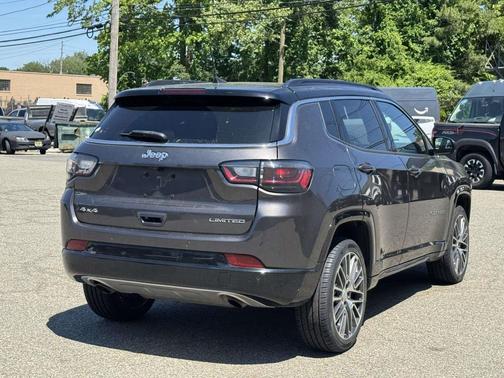 Granite Crystal Metallic Clearcoat 2023 Jeep Compass Limited