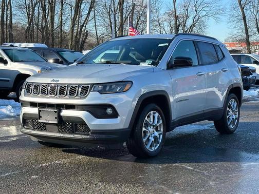 2024 Jeep Compass Latitude Lux