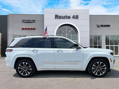 Bright White Clearcoat 2023 Jeep Grand Cherokee 4xe Overland