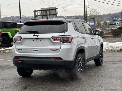 2025 Jeep Compass Trailhawk