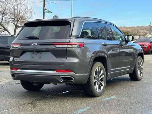 2022 Jeep Grand Cherokee Overland