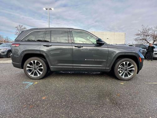 2022 Jeep Grand Cherokee Overland