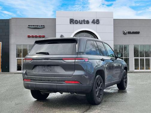 Baltic Gray Metallic Clearcoat 2025 Jeep Grand Cherokee Altitude