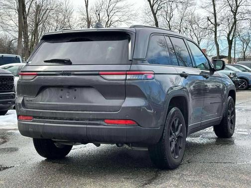 2025 Jeep Grand Cherokee Altitude