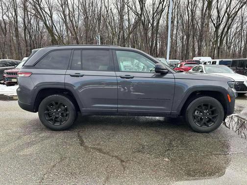 2025 Jeep Grand Cherokee Altitude