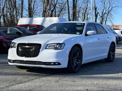 2022 Chrysler 300 S