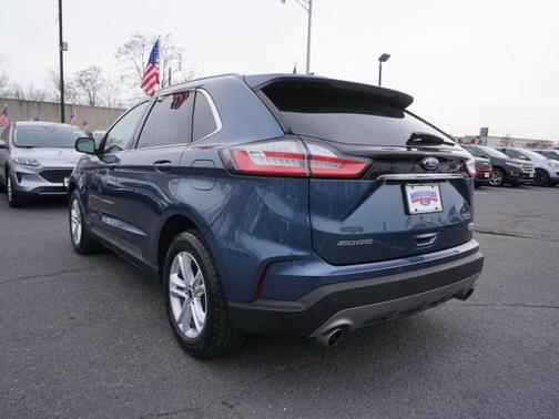 Photo 4 of 19 of 2019 Ford Edge SEL