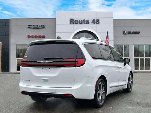 2025 Chrysler Pacifica L